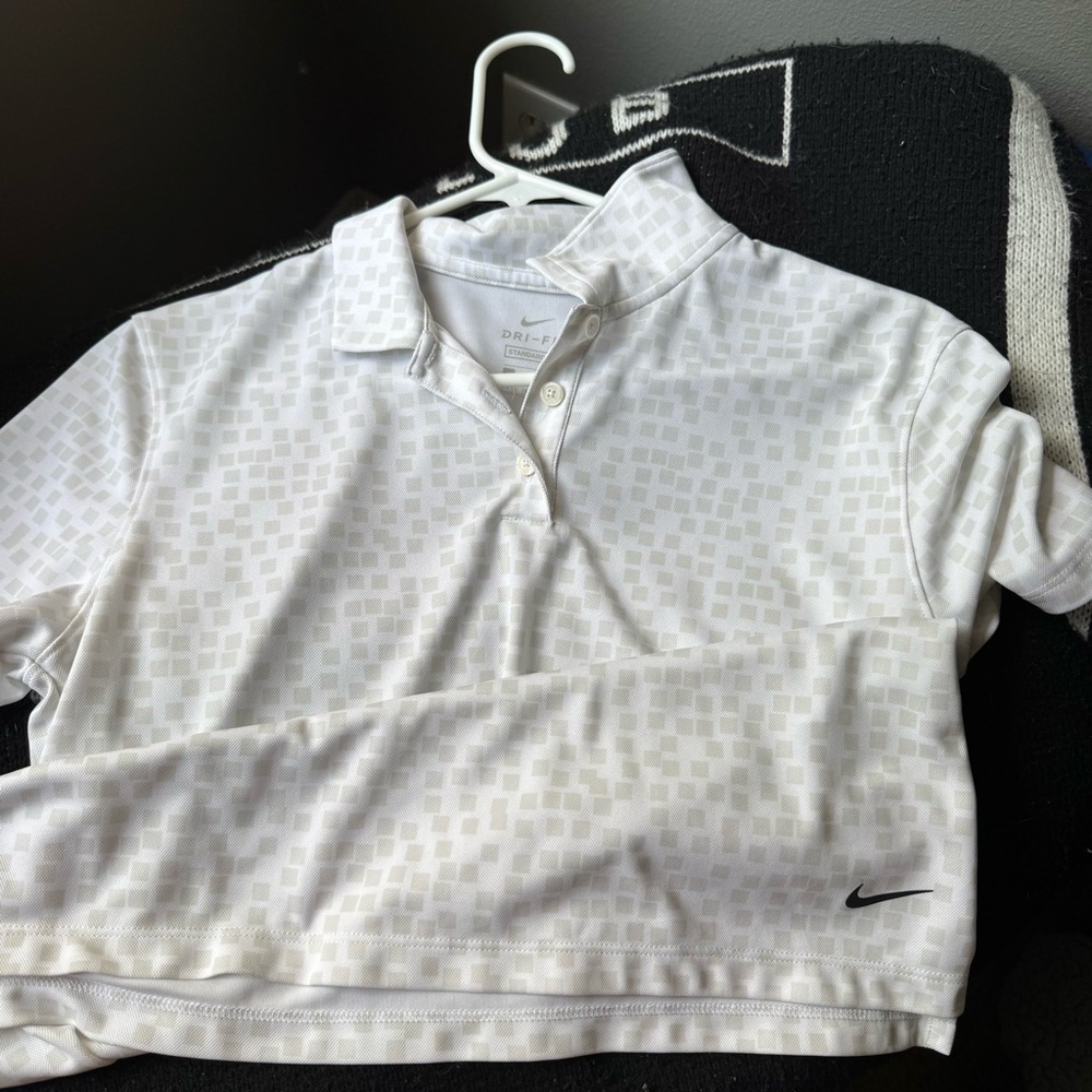 Nike Dri-FIT Standard Fit Shirt